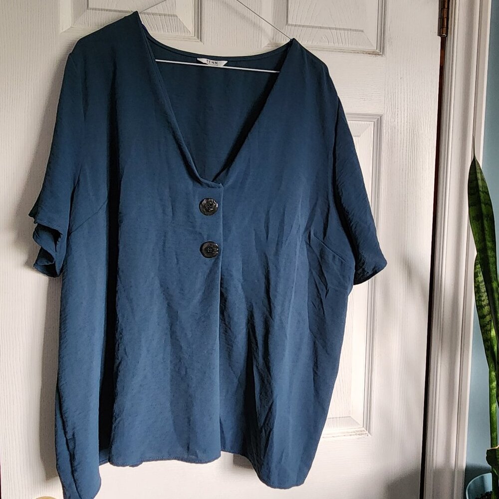Women's Blue Blouse, short sleeve, with 2 front buttons, Size 1X, Penningtons